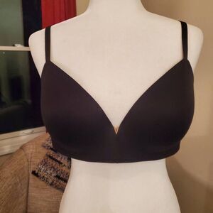 Victoria's Secret Black Dream Angels no-wire Size 38C